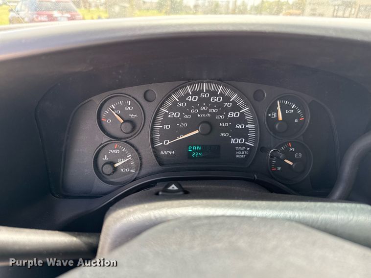 image for item DZ8671 2004 GMC Savana G3500 van