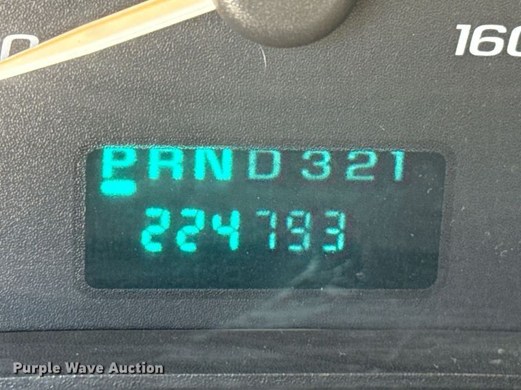 image for item DZ8671 2004 GMC Savana G3500 van