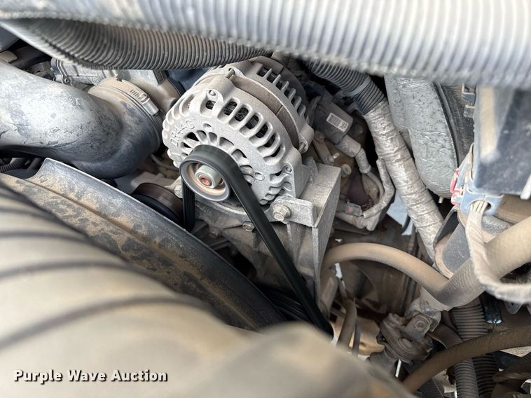 image for item DZ8671 2004 GMC Savana G3500 van