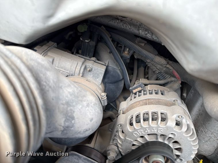 image for item DZ8671 2004 GMC Savana G3500 van