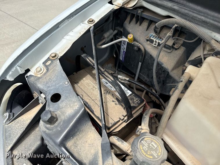 image for item DZ8671 2004 GMC Savana G3500 van