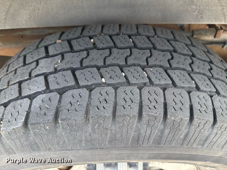 image for item DZ8671 2004 GMC Savana G3500 van