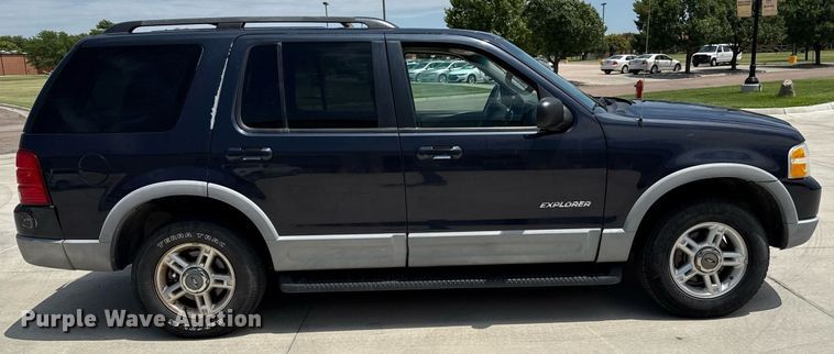 image for item DZ8672 2002 Ford Explorer XLT SUV