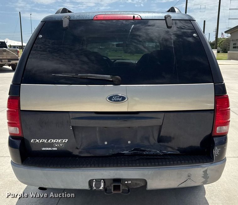 image for item DZ8672 2002 Ford Explorer XLT SUV