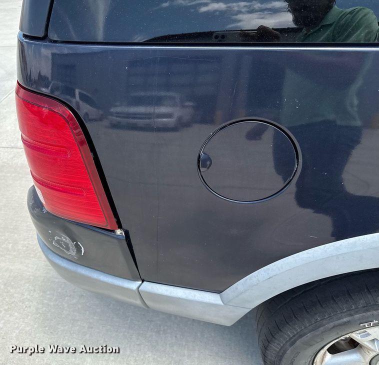 image for item DZ8672 2002 Ford Explorer XLT SUV