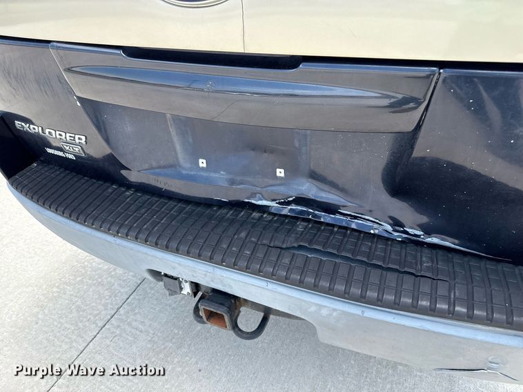 image for item DZ8672 2002 Ford Explorer XLT SUV