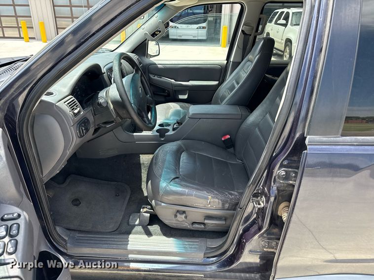 image for item DZ8672 2002 Ford Explorer XLT SUV