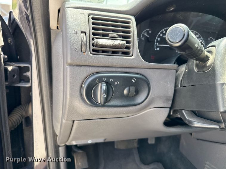 image for item DZ8672 2002 Ford Explorer XLT SUV