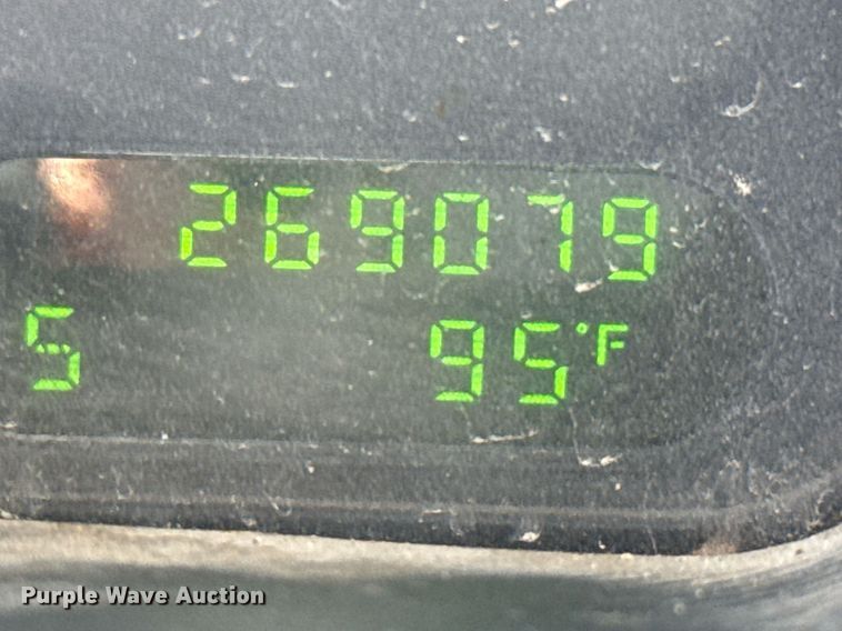 image for item DZ8672 2002 Ford Explorer XLT SUV