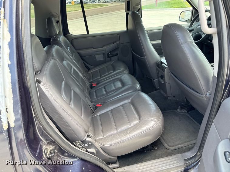 image for item DZ8672 2002 Ford Explorer XLT SUV