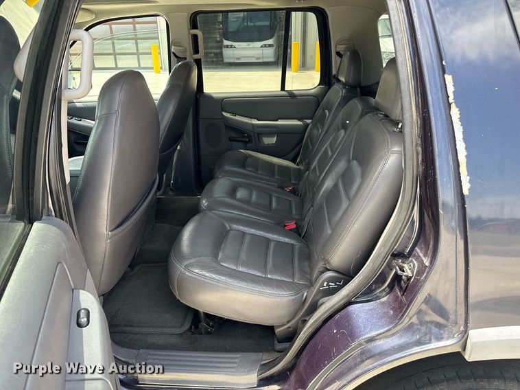 image for item DZ8672 2002 Ford Explorer XLT SUV