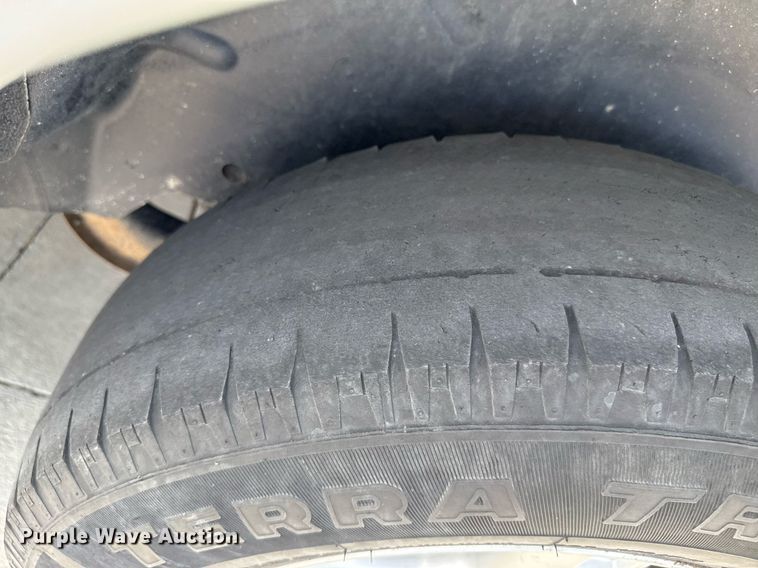 image for item DZ8672 2002 Ford Explorer XLT SUV