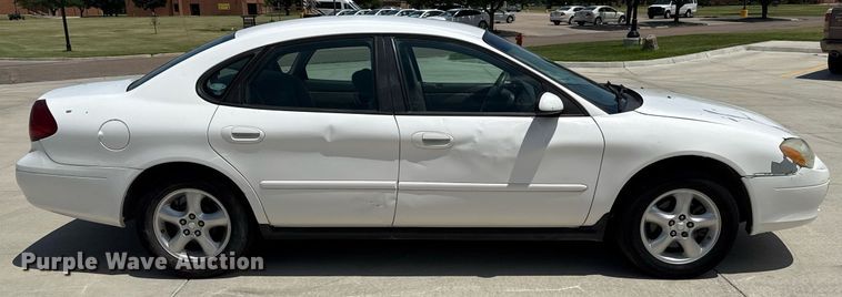 image for item DZ8673 2003 Ford Taurus SE  