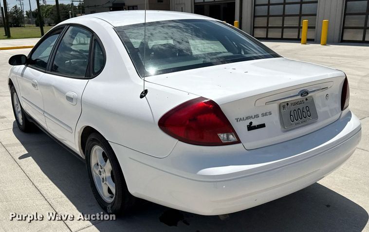 image for item DZ8673 2003 Ford Taurus SE  