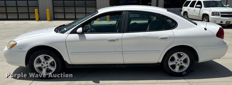 image for item DZ8673 2003 Ford Taurus SE  