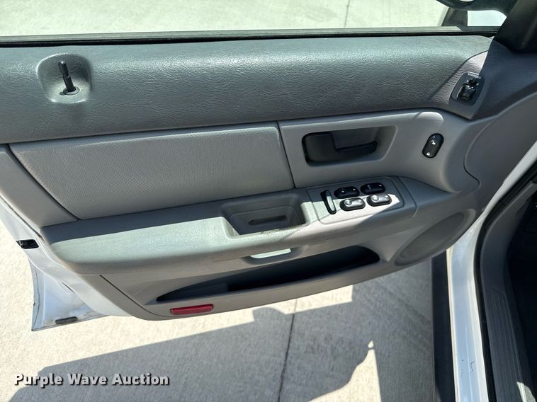 image for item DZ8673 2003 Ford Taurus SE  