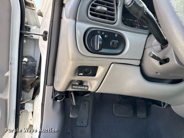 image for item DZ8673 2003 Ford Taurus SE  