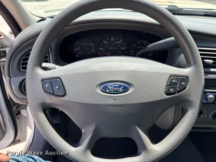 image for item DZ8673 2003 Ford Taurus SE  