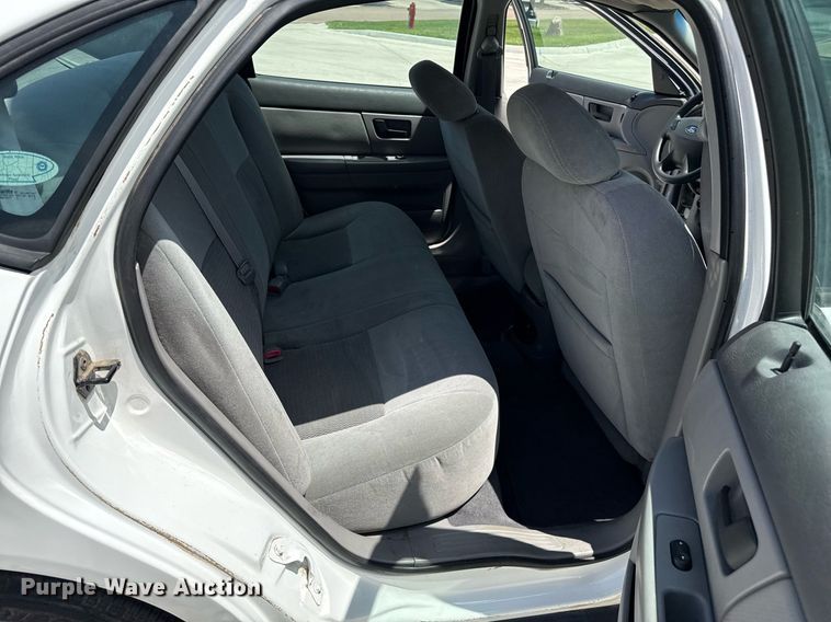 image for item DZ8673 2003 Ford Taurus SE  