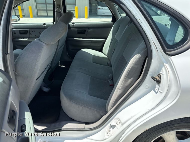 image for item DZ8673 2003 Ford Taurus SE  