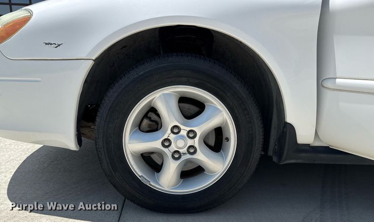 image for item DZ8673 2003 Ford Taurus SE  