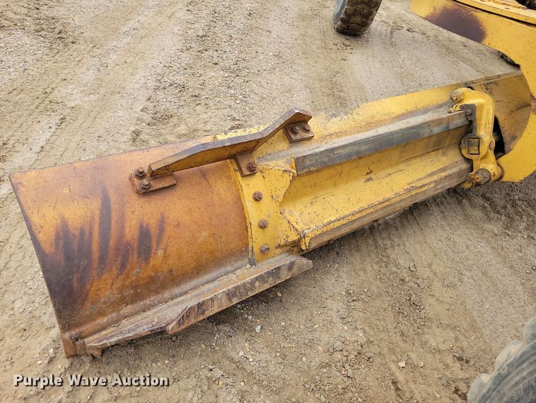 image for item EA2448 1996 Caterpillar 140H motor grader