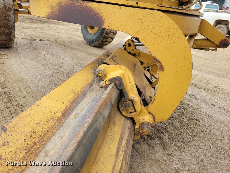 image for item EA2448 1996 Caterpillar 140H motor grader