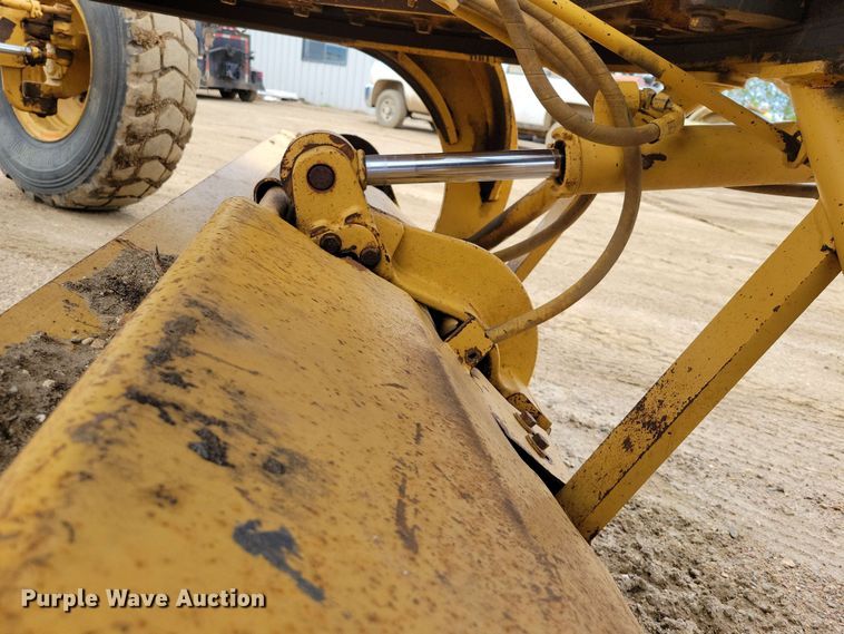 image for item EA2448 1996 Caterpillar 140H motor grader