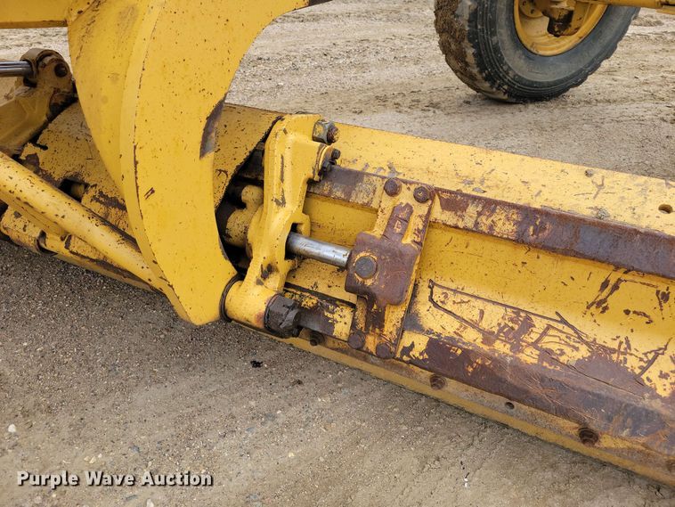 image for item EA2448 1996 Caterpillar 140H motor grader