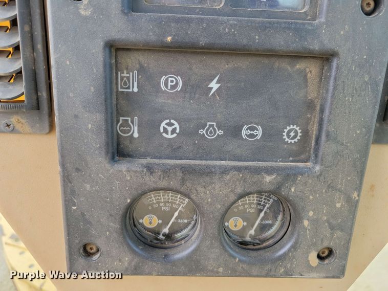 image for item EA2448 1996 Caterpillar 140H motor grader