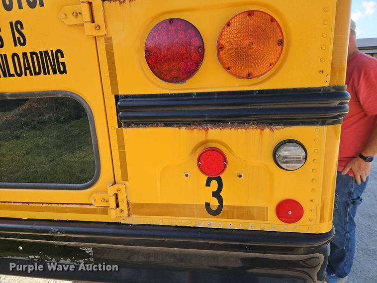 image for item EB8161 2003 Thomas Built MVP school bus