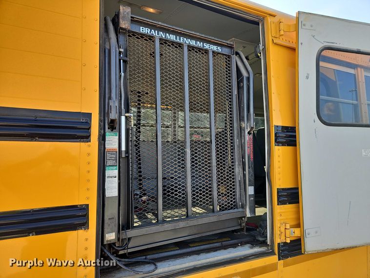 image for item EB8161 2003 Thomas Built MVP school bus