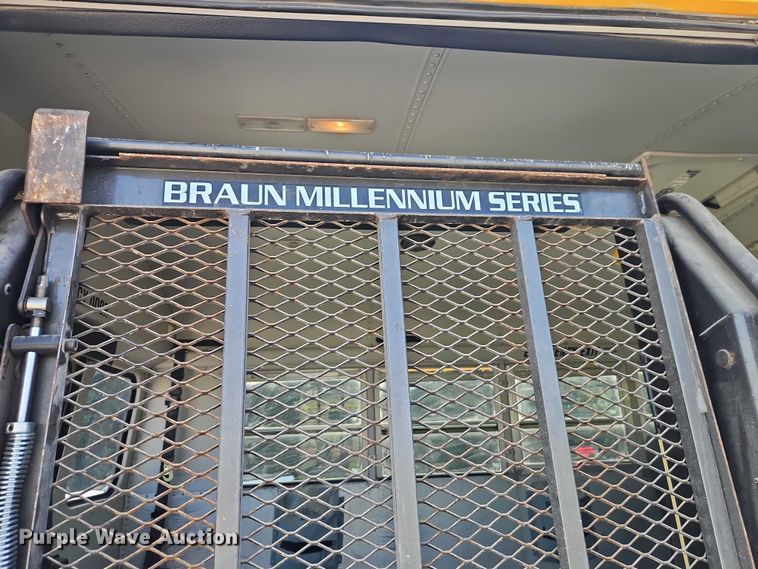 image for item EB8161 2003 Thomas Built MVP school bus