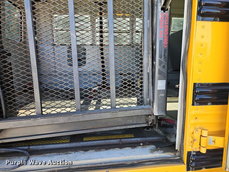 image for item EB8161 2003 Thomas Built MVP school bus