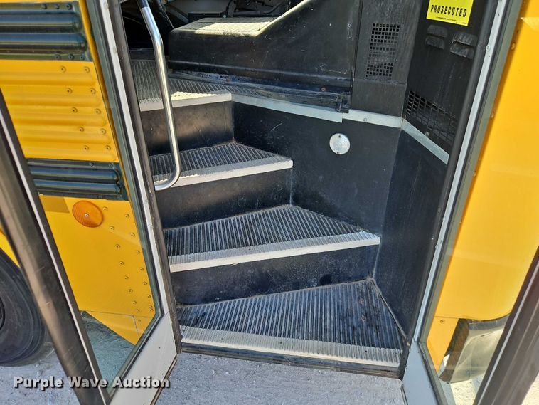 image for item EB8161 2003 Thomas Built MVP school bus