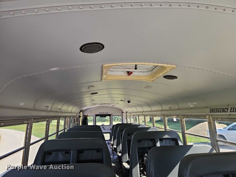 image for item EB8161 2003 Thomas Built MVP school bus