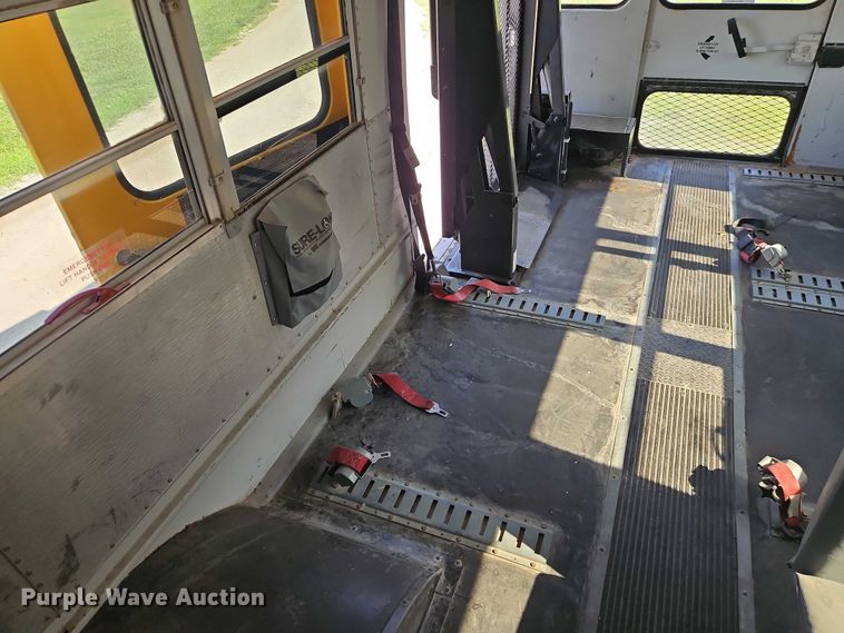 image for item EB8161 2003 Thomas Built MVP school bus