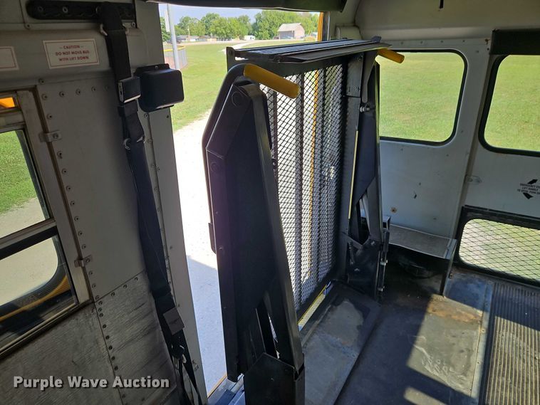 image for item EB8161 2003 Thomas Built MVP school bus