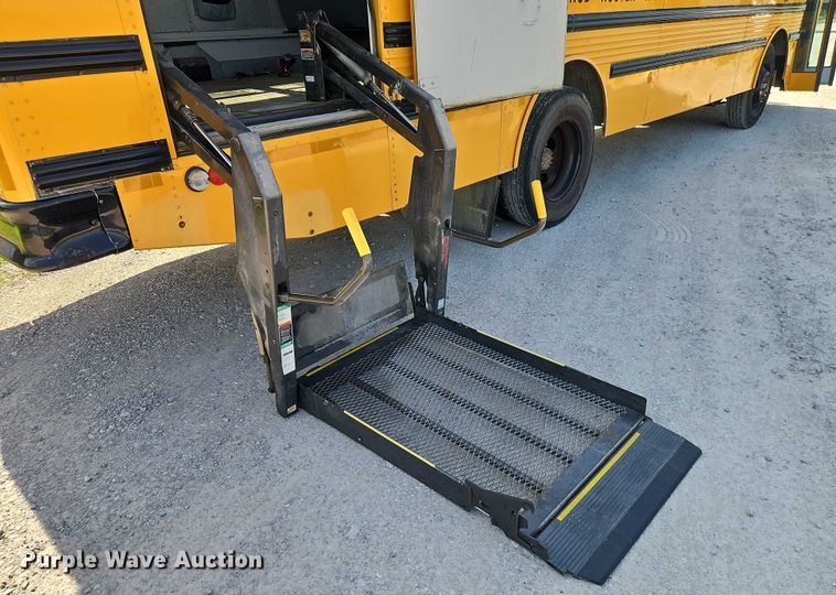 image for item EB8161 2003 Thomas Built MVP school bus