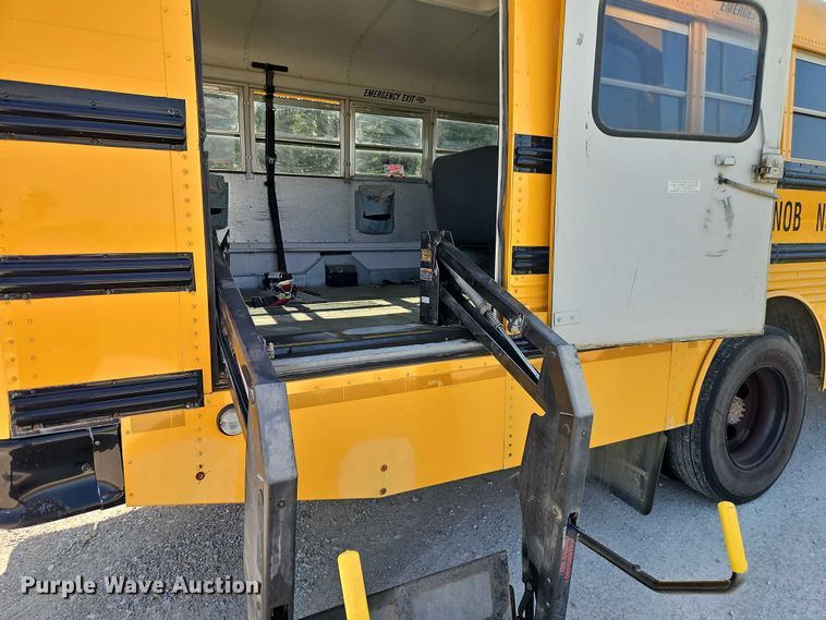 image for item EB8161 2003 Thomas Built MVP school bus