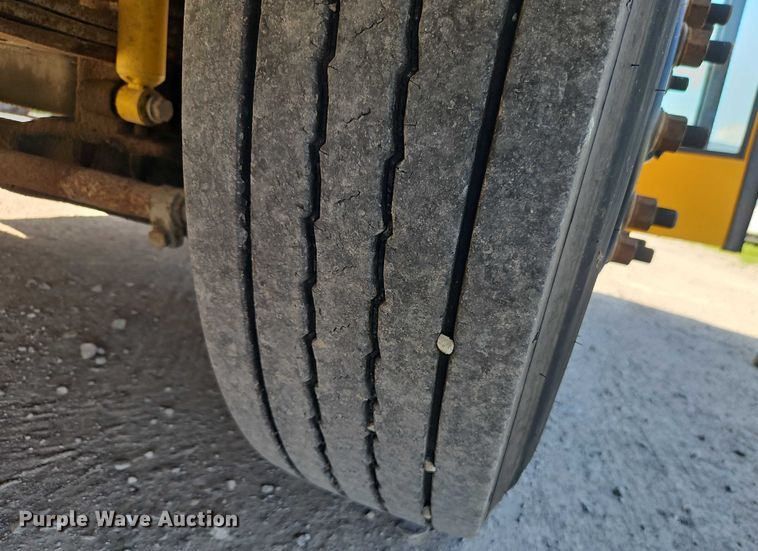 image for item EB8161 2003 Thomas Built MVP school bus