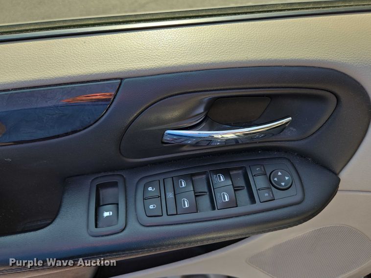 image for item EC4322 2017 Dodge Grand Caravan handicap accessible van