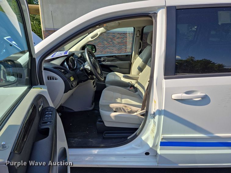 image for item EC4322 2017 Dodge Grand Caravan handicap accessible van