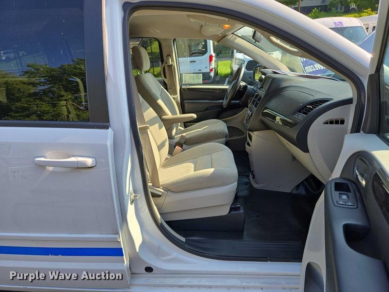 image for item EC4322 2017 Dodge Grand Caravan handicap accessible van