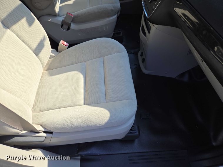 image for item EC4322 2017 Dodge Grand Caravan handicap accessible van