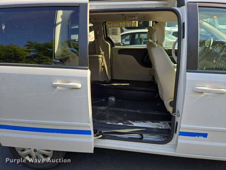image for item EC4322 2017 Dodge Grand Caravan handicap accessible van