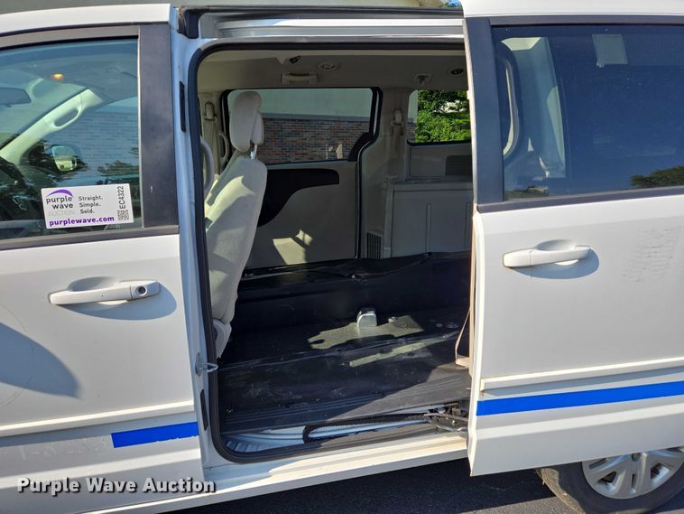 image for item EC4322 2017 Dodge Grand Caravan handicap accessible van