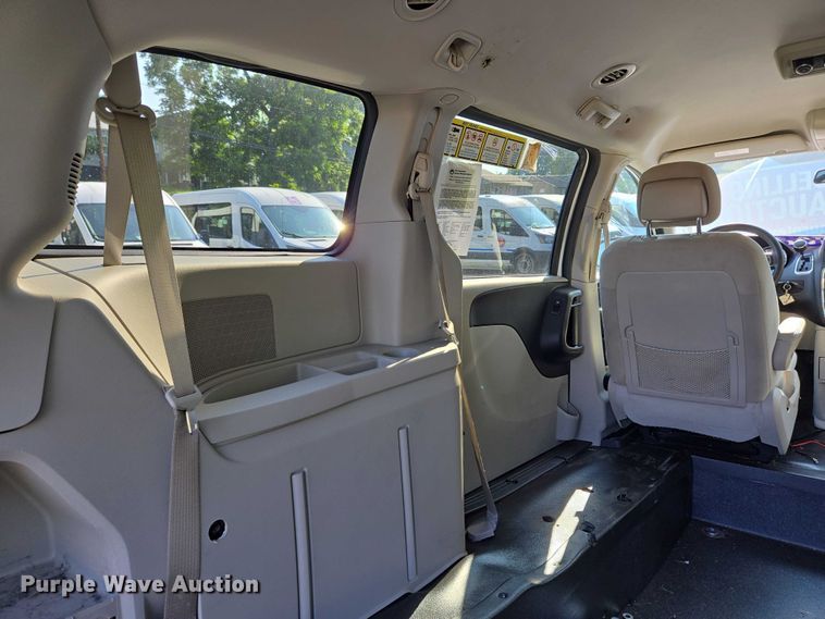 image for item EC4322 2017 Dodge Grand Caravan handicap accessible van