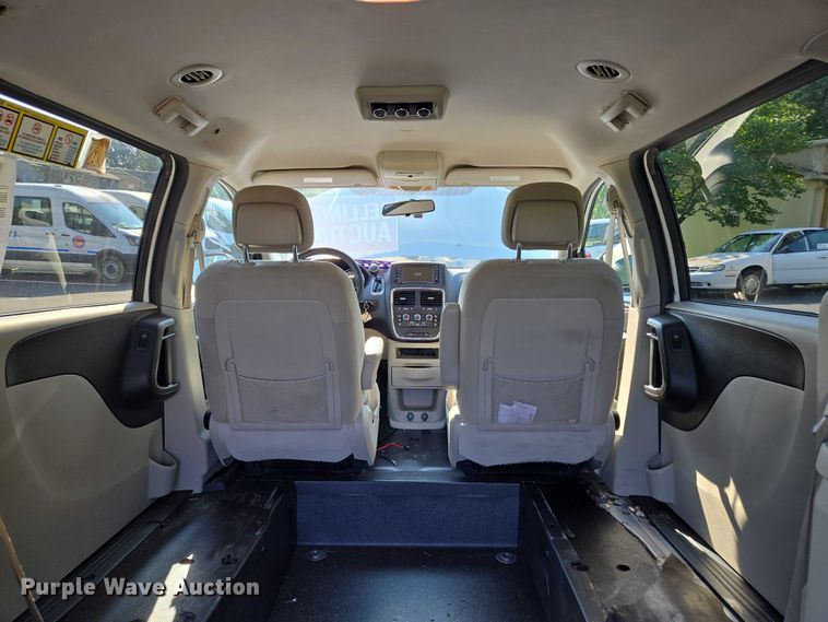 image for item EC4322 2017 Dodge Grand Caravan handicap accessible van