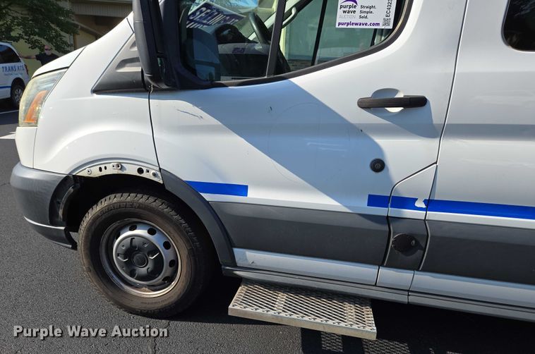 image for item EC4323 2015 Ford Transit 150 van